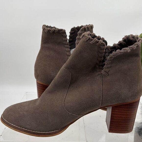 Urban Outfitters UO Sasha Whip Stitch Suede Ankle Boot Size 8M Taupe - Picture 8 of 16
